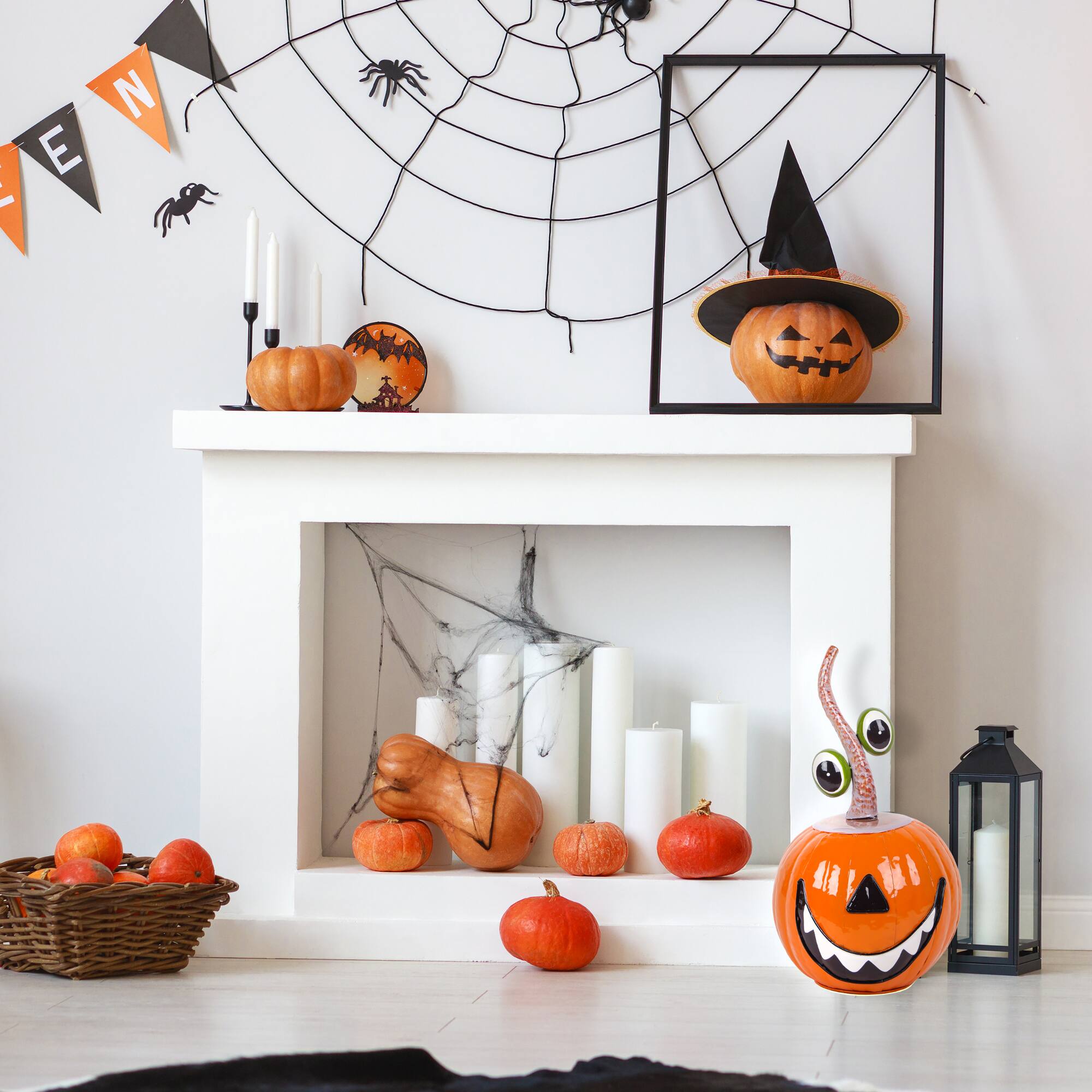 15" Floating Eyes Pumpkin Metal Tabletop Décor